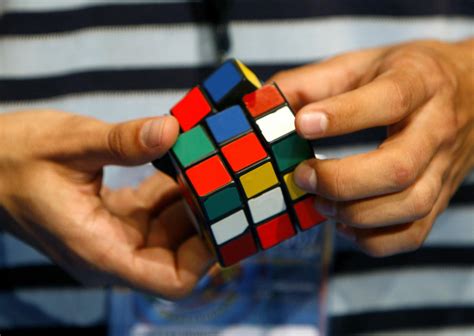 Il Cubo Di Rubik Un Gioco Bellissimo Anche Per I Bambini