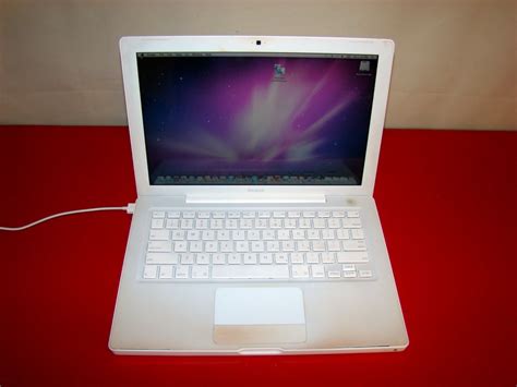 Macbook Apple A1181 13 White Dual Core 183ghz 2gb Ram 320gb Hd