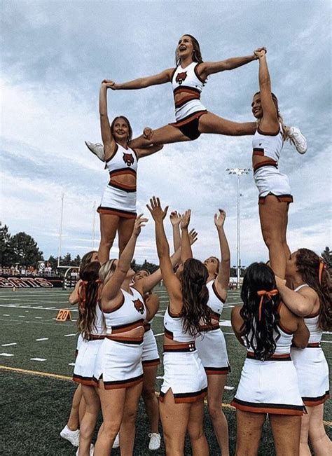 A R I E L Cheerleader Bilder Cheerleader Stunts Jubel Bilder