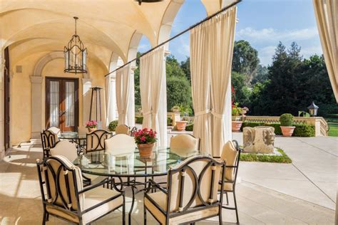 Classic Italian Villa In Prestigious Bel Air