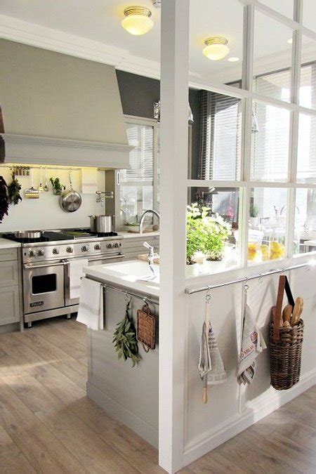 Arcos para dividir cocina y comedor. 30 ideas de separadores de espacios para la casa