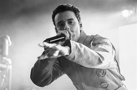 Liones enters class s, where she meets. Stream & Download Logic's New Single "Everybody"