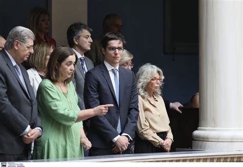 Jun 04, 2021 · όσο κι αν φαίνεται περίεργο, η «καθημερινή», από τη στήλη θεωρείο πέταξε την εκτίμηση και άφησε να ξεκινήσει συζήτηση: Η οικογένεια του Κυριάκου Μητσοτάκη στο πλευρό του στην ...