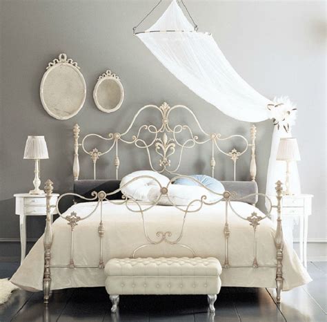 Looking for solid wrought iron beds? Iron Frame Beds That Are A Never Fading Trend That You ...