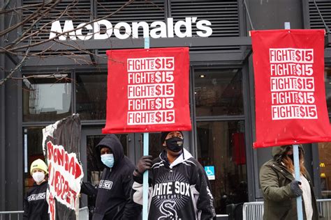 While Congress Considers No Minimum Wage Raise Fast Food Workers