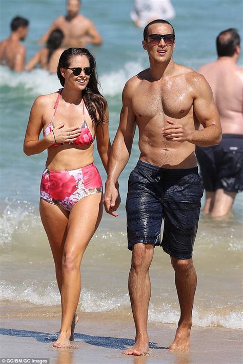 The Bachelor S Lana Jeavons Fellows Hits The Beach With Male Companion Daily Mail Online