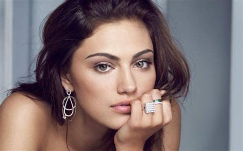 Women Brunette Face Phoebe Tonkin Actress Looking At Viewer Bare Shoulders Finger On Lips