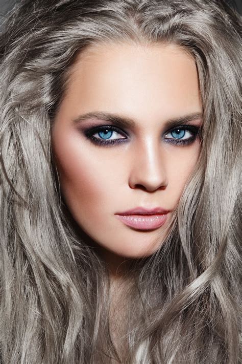 Ombre hair has popularized significantly in recent years. Grey Ombré Hair: 10 Alternative Ways to Wear Grey Hair Color