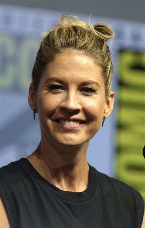 Download Jenna Elfman Comic Con 2018 Wallpaper | Wallpapers.com