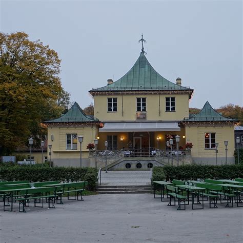 Den chinesischen turm im englischen garten mit einem der wohl berühmtesten und auch größten biergärten die münchen zu bieten hat. munich | germany | münchen | deutschland | englischer ...