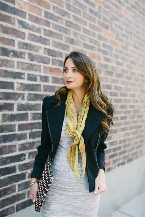125 catchiest scarf trends for women in 2017 ways to wear a scarf scarf trends how to wear