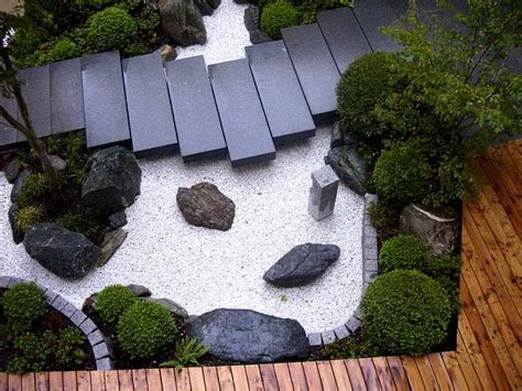 25 modern and chic front yard design ideas; Zen Gardens & Asian Garden Ideas (68 images) - InteriorZine