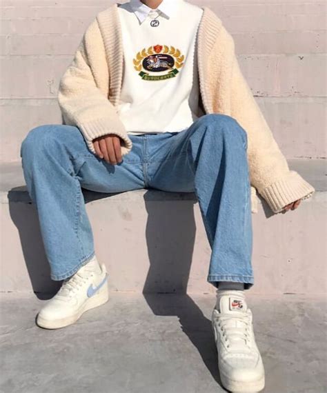 Users here are encouraged to show off their latest outfits and pickups, and engage in discussion about fashion and streetwear culture. Pin by Sarah on Mood Board | Streetwear fashion, Fashion ...