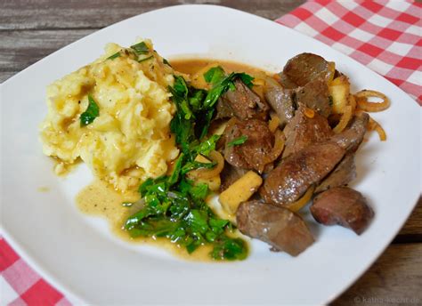 Kalbsleber mit Apfel und Zwiebel in Sherry-Sauce Katha-kocht