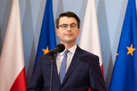 Konferencja prasowa premiera mateusza morawieckiego. Konferencja premiera o nowych obostrzeniach przełożona ...