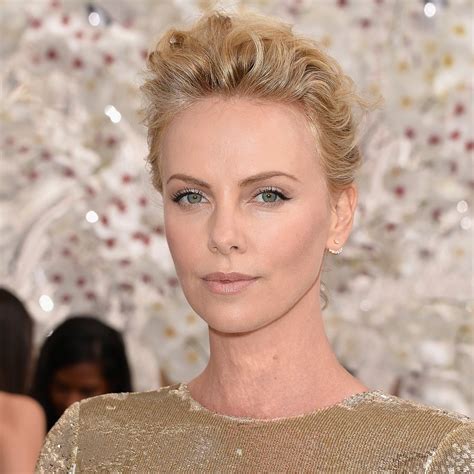 Charlize Theron Beauty Looks Through The Years Popsugar Beauty