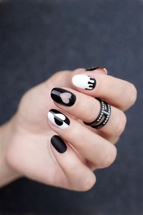 Black Heart Nails... for Valentine's Day and Beyond