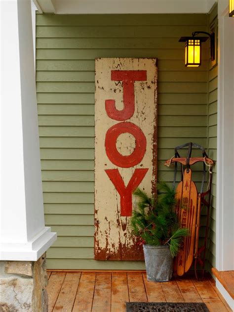 16 Fabulous Outdoor Christmas Decorations Without Tacky Lights