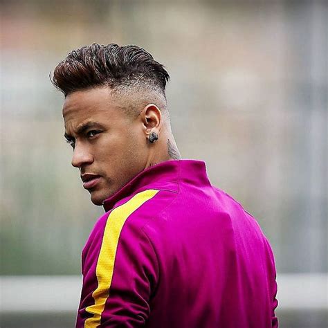 Neymar's haircut splashed onto the world stage during the last world cup. 63 best Neymar jr images on Pinterest | Football players ...