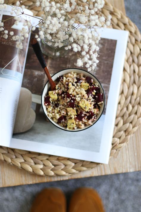 Salade froide, salade de crudités, salade tiède ou salade repas, faites le plein de recettes. Salades composées : 5 idées de recettes pour l'été - Le ...