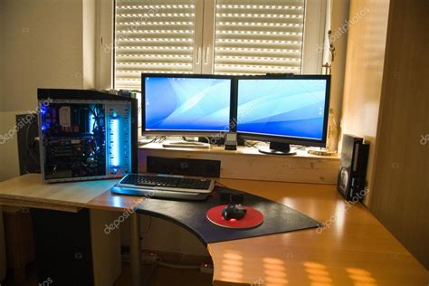 Pc Personal Computer With 2 Flat Screens Modding And Picture Of