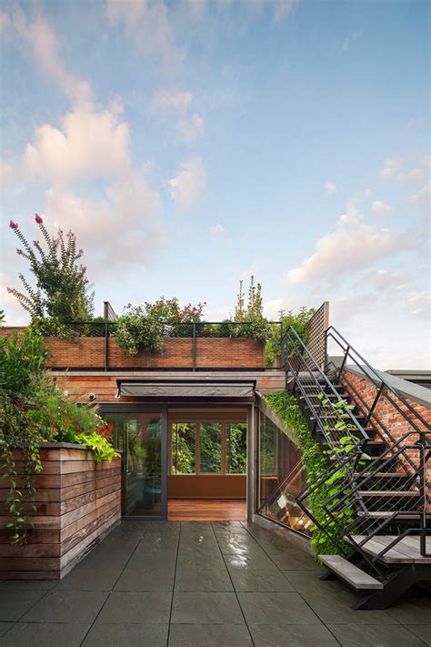 It's much too heavy and doesn't hold water well or offers poor drainage. 18+ Roof Top Garden Designs, Decorating Ideas | Design ...