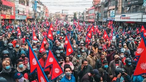 Miles Claman Por La Restauración De La Monarquía En Nepal Para “salvar Al País” MonarquÍascom