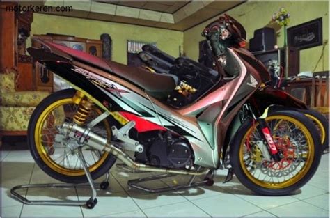 Motor supra x 125 merupakan motor penerus generasi motor supra 110 yang dikeluarkan oleh honda motor indonesia. Kumpulan Foto Modifikasi Motor Supra X 125 Terbaru | Modif ...