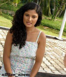 Sexy Sri Lankan Actress And Models Rashmi Paboda Sandeepani