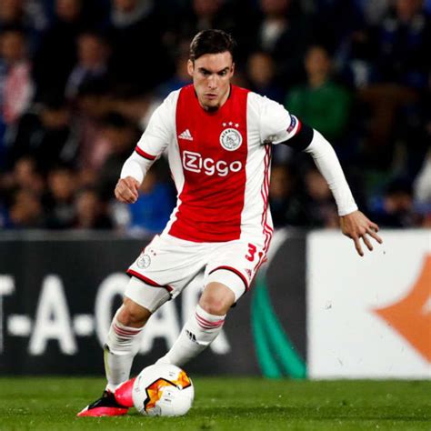 Nicolás Tagliafico Hints at Ajax Exit Amid Chelsea & Barcelona Interest