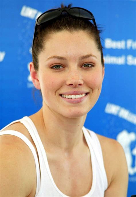 5 Celebs Who Look Shockingly Beautiful Without Makeup