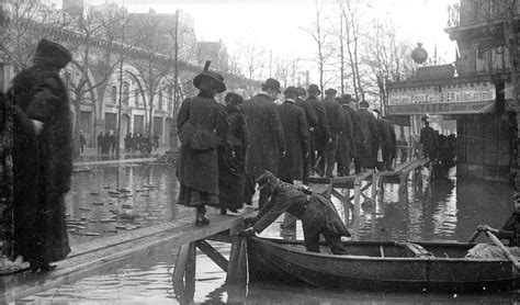 Flooded Paris Through Rare Photographs 1910 Rare Historical Photos