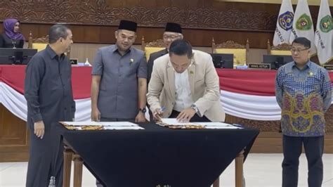 APBD Perubahan 2023 Dan Murni APBD Murni 2024 Kaltim Disahkan