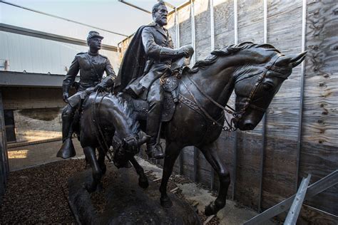 Statue Of Confederate General Robert E Lee Is ‘a Fabulous Piece Of Art
