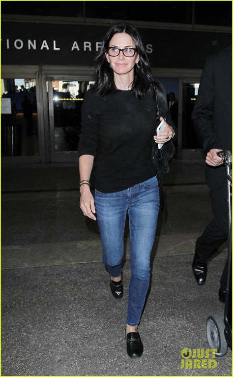 Courteney Cox Kisses Johnny Mcdaid Before Her Flight Home Photo