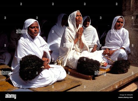 India Karnataka State Shravanabelagola The Most Important Religious