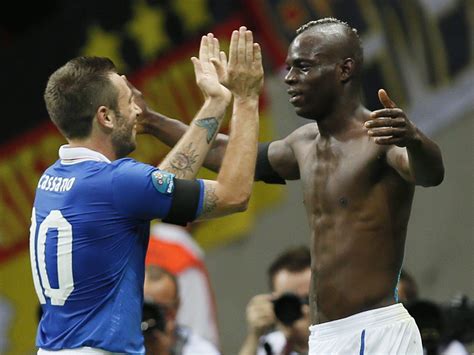 Se alt om kampen på bold.dk. Italien steht im EM-Finale gegen Spanien - Euro 2012 -- VOL.AT