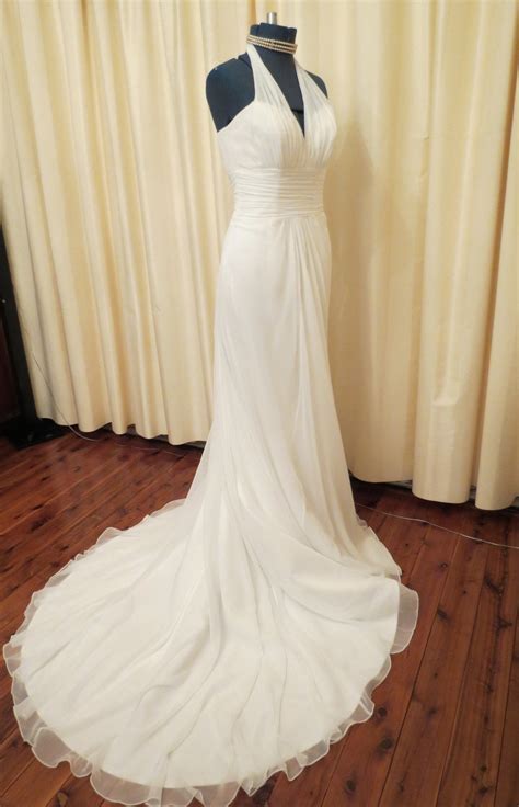 Vintage Sexy Simple Off White Wedding Dress With Long Train