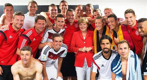 Rein fußballerisch gesehen war brasilien 2014 keine unbedingt gute wm. Darum wird Deutschland Fußball-Weltmeister 2014 - Fußball ...