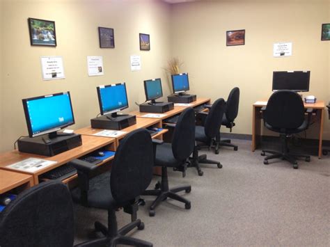 We are a registered i.t. Let Us Help You in Our Computer Lab | YWCA Saskatoon