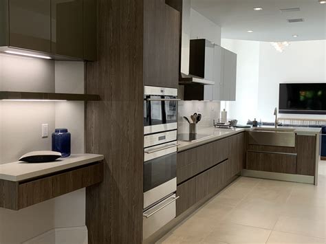 Beautiful wood cabinets, granite countertops & stainless steel appliances in kitchen, granite & wood vanity in located deep in the florida peninsula, deerfield beach offers oasis living at affordable prices. Cabinets Com Deerfield Reviews | Review Home Decor