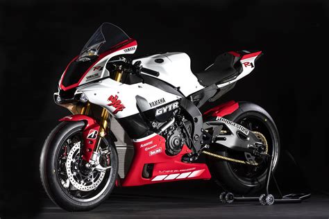 Yamaha r1 rn32 mit akrapovic exhaust. Yamaha R1 GYTR RN32 Special Edition | Motocicletas yamaha ...