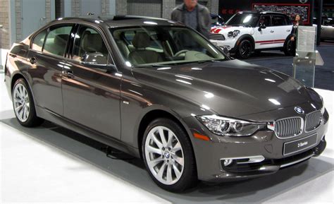 The 328i comes across as the lighter, more tossable of the two, while the 335i's power delivery is a tad more silky and seamless. File:2012 BMW 328i sedan -- 2012 DC 1.JPG - Wikimedia Commons