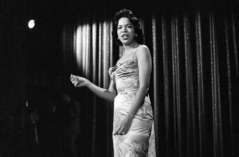 Touched By An Angel Star Della Reese Dies At 86 Della Reese Touched By An Angel Actresses