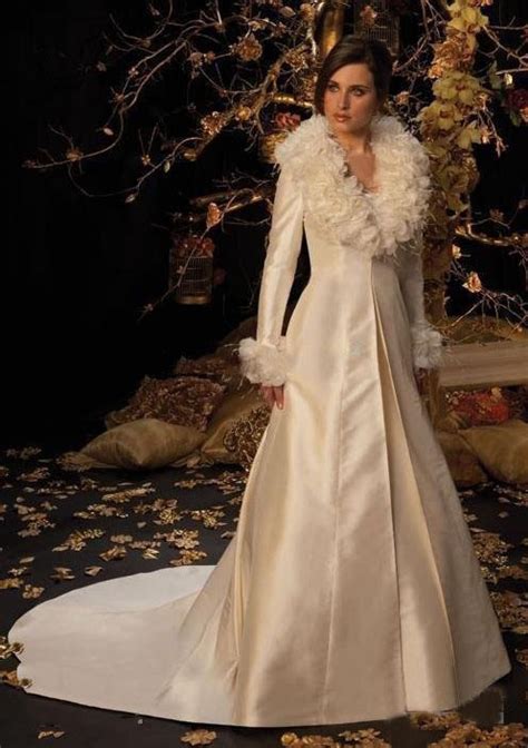 148 Best Winter Wonderland Wedding Dresses Images On Pinterest Wedding Frocks Short