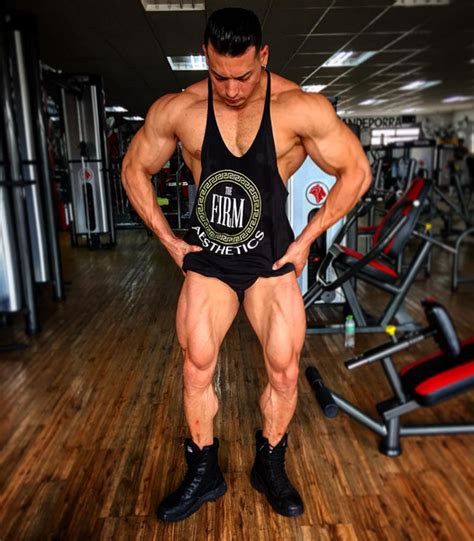 Felipe Franco Mostra Corpo Todo Musculoso E Impressiona Monstro