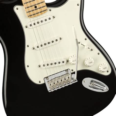 Fender Player Stratocaster Electric Guitar Maple Fingerboard Black