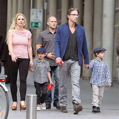 Britney spears boyfriend and kids 2019 youtube. Britney Spears with her children in Paris | Gallery GMN