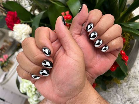 Meet Vivian Nguyen – CanvasRebel Magazine