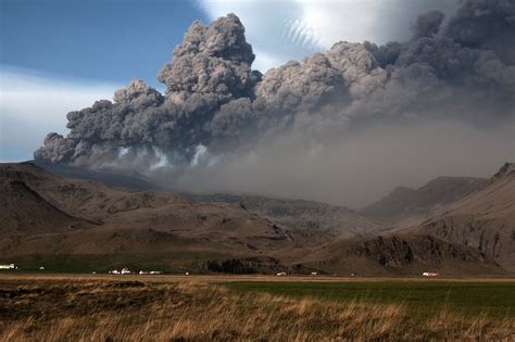 Icelands Katla Volcano Hit By Unusually Large Earthquakes